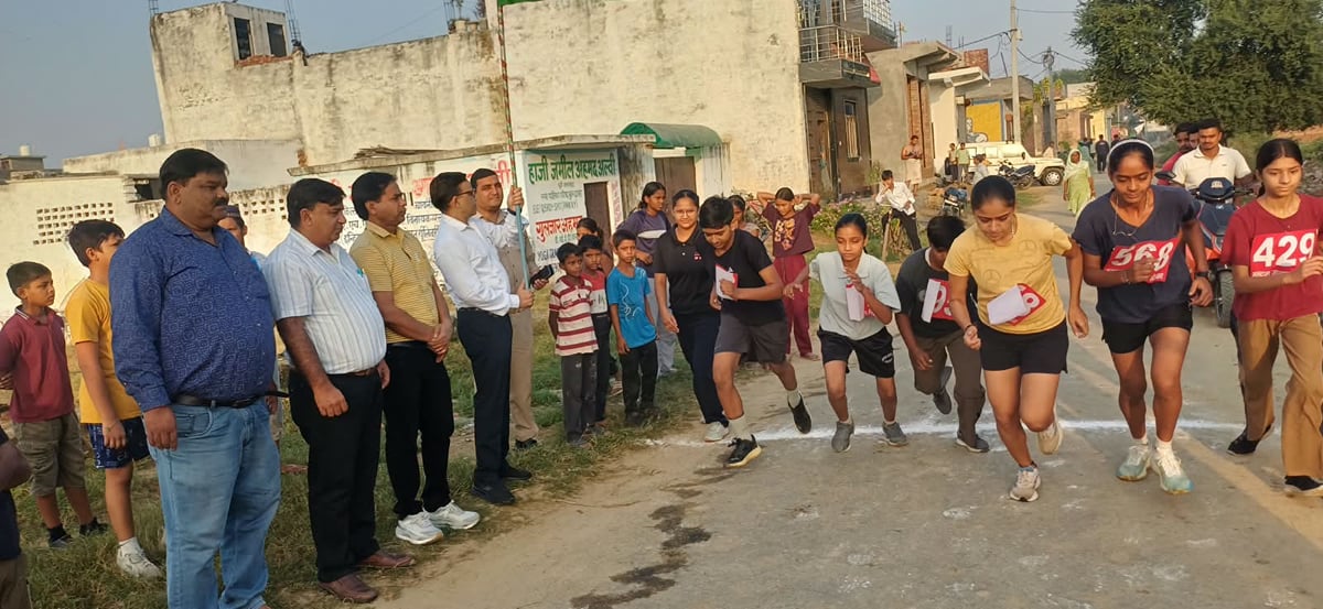 Bulandshahar News: क्रास कंट्री में निखिल और वर्षा बने विजेता