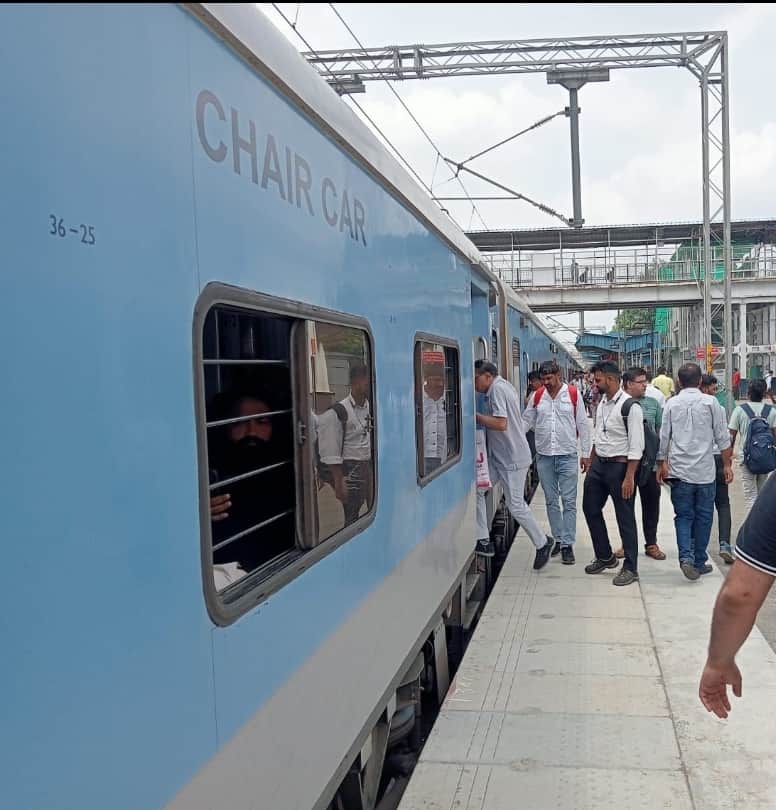 Relief for passengers: Operation of festival special train begins on the Mau-Ambala route.