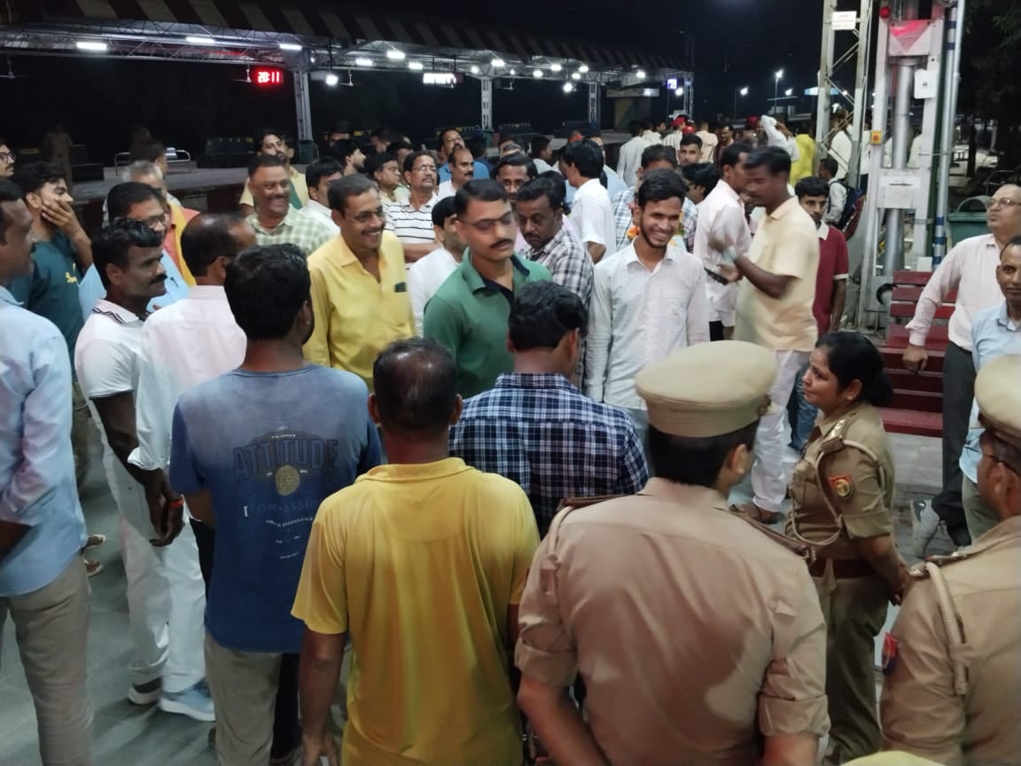 Jaunpur News: सुहेलदेव एक्सप्रेस के ठहराव पर श्रेय लेने की सियासत