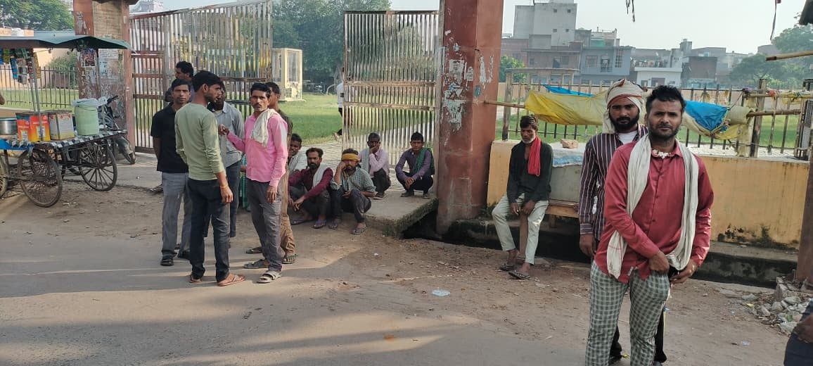 Etah News: पड़तालः कागजों में ही सिमट गया... मजदूरों तक नहीं पहुंचा मरहम