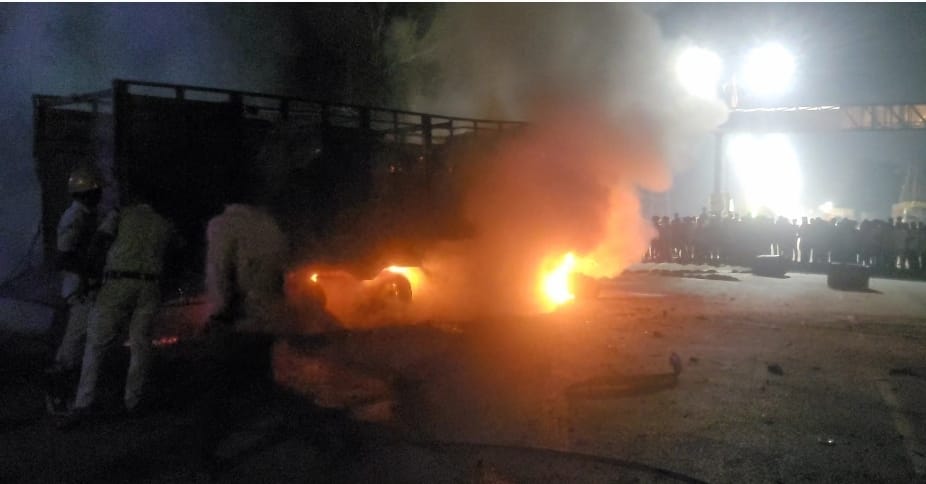 Tragic Accident in Purnia: Overloaded Cement Truck Crushes Toto Driver to Death, Angry Mob