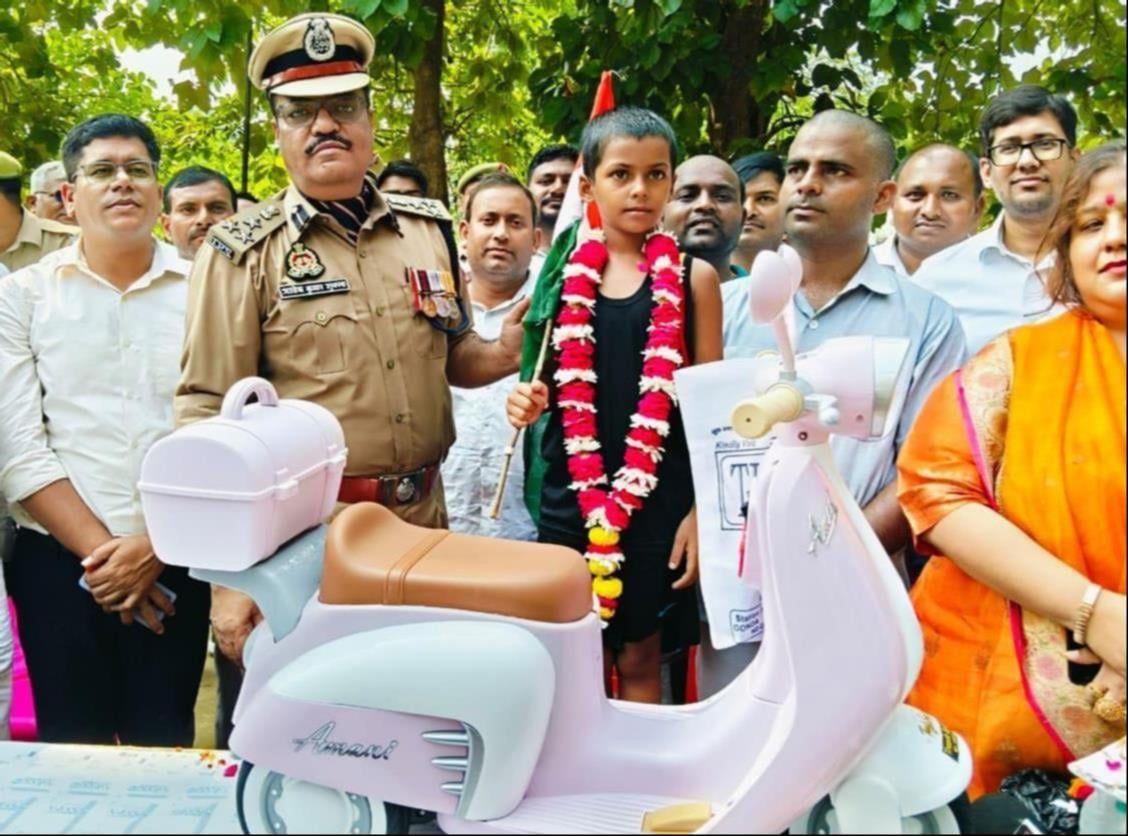 Gonda News: पौने चार घंटे में 30 किमी दौड़ी नन्ही अनामिका
