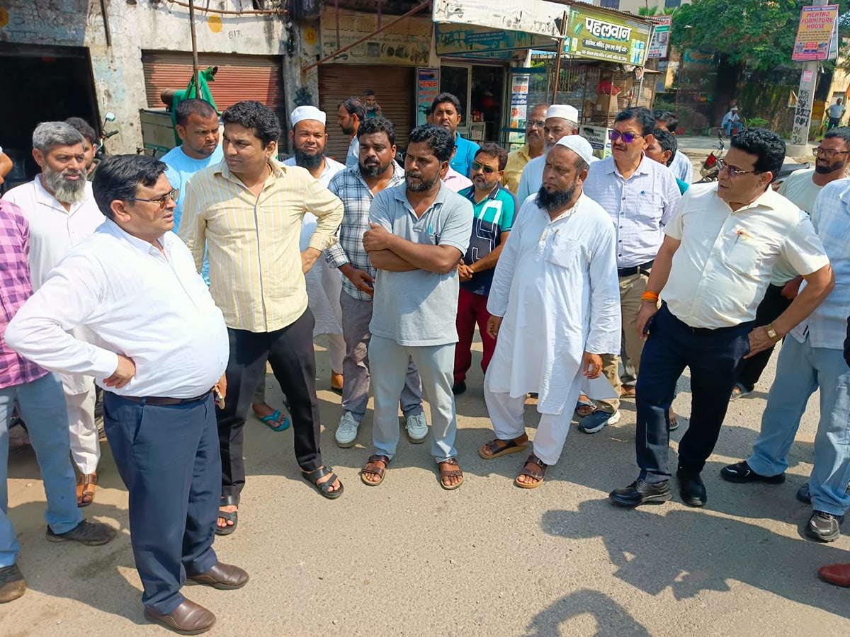 Bijnor News: कट को लेकर नई सराय के लोगों और लोनिवि अधिकारियों में नोकझोंक