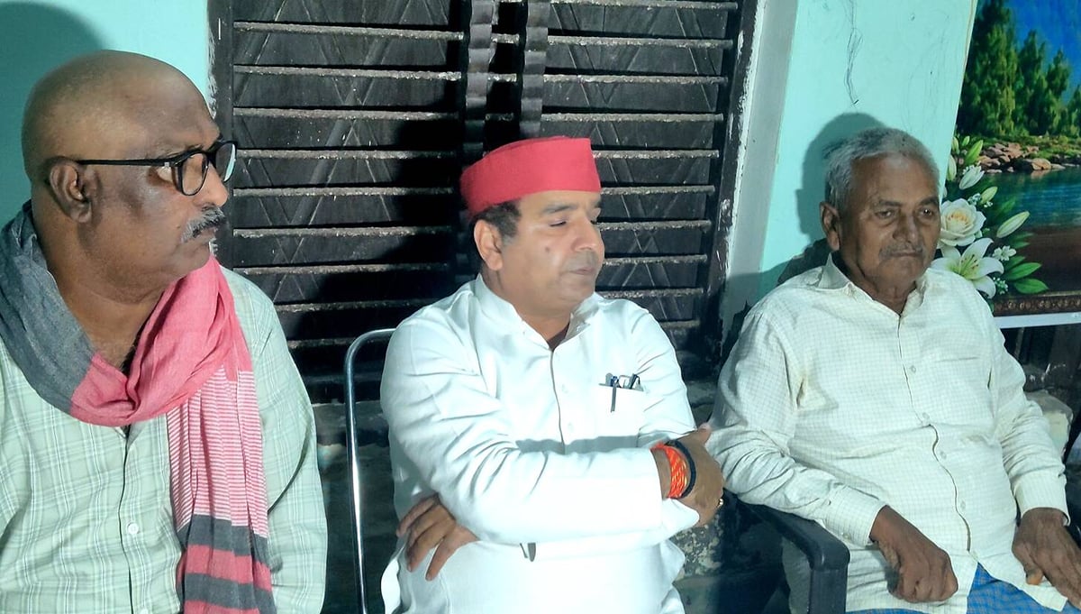 Azamgarh News: 2027 के रण में सपा की हुंकार, पूर्ण बहुमत का धर्मेंद्र का दावा