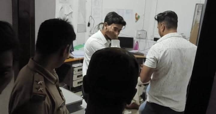 Bihar : racket involving duplicate panels and other accessories for the popular brand apple has been busted