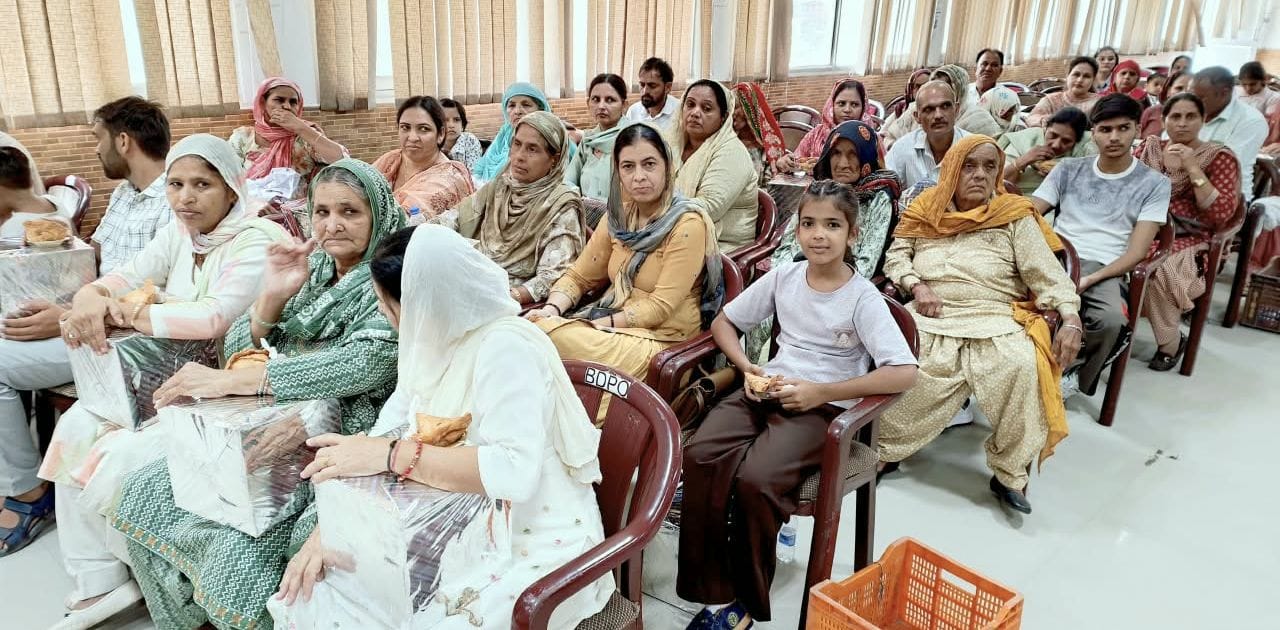 फोटो 02जेएनडी14-सेवा संकल्प अभियान के तहत हुए कार्यक्रम मौजूद विरांगनाएं। स्रोत प्रशासन