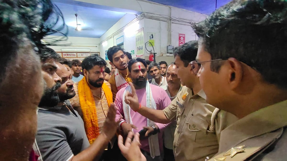 Farrukhabad News: शादी करने के बाद किशोरी और युवक ने खाया जहर