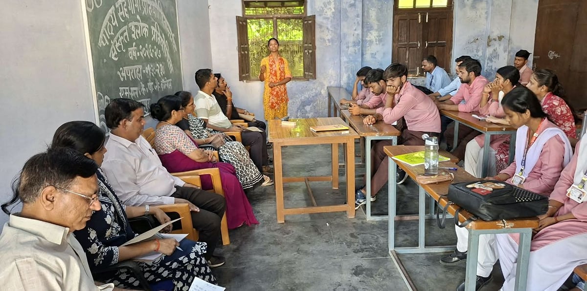 Balrampur News: निबंध में पलक और श्लोक प्रतियोगिता में शुभ्रा कीर्ति रहीं अव्वल