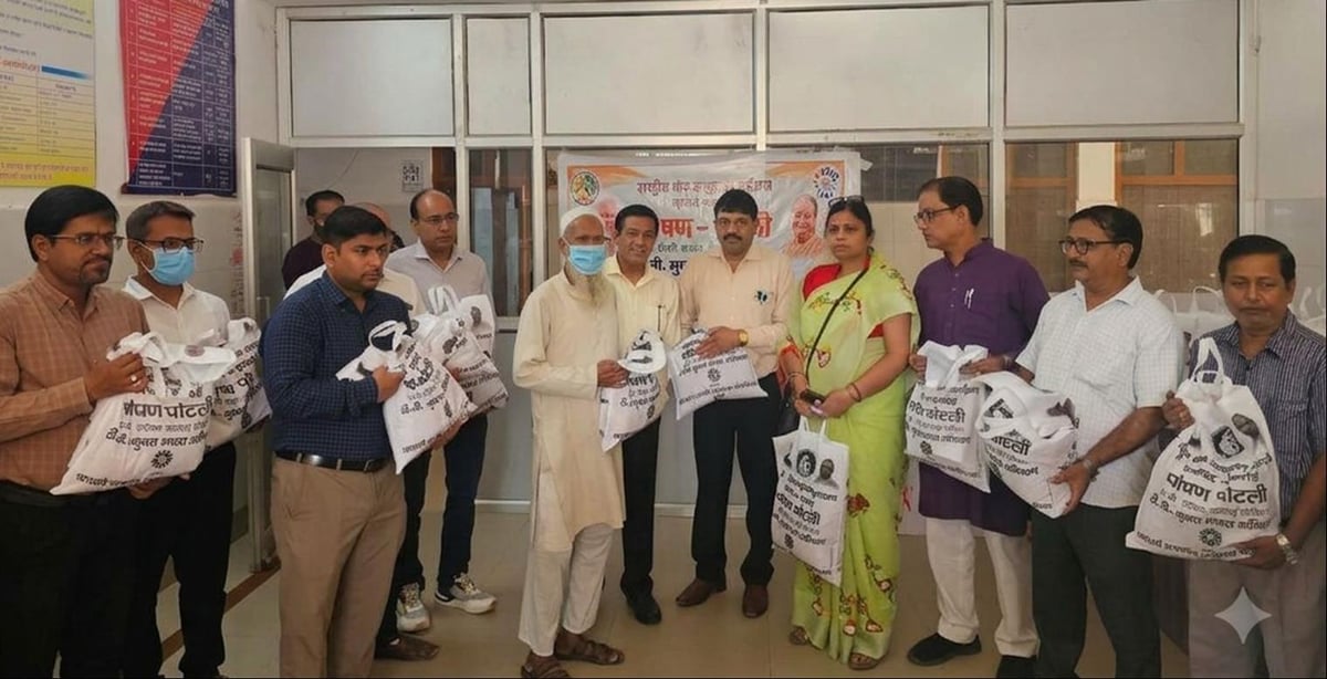 Hardoi News: मेडिकल कॉलेज में गूंजा स्वच्छता का संदेश, रक्तदान शिविर लगा