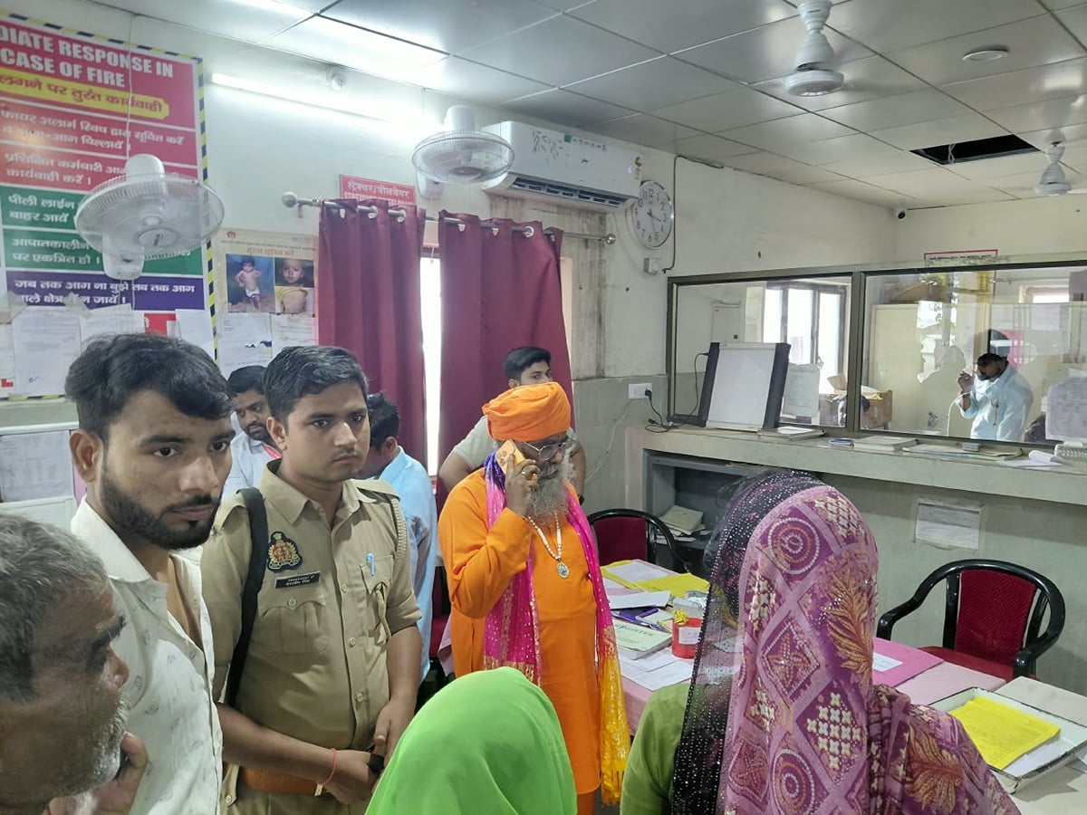 Pilibhit News: इमरजेंसी वार्ड में तैनात चिकित्सकों पर विधायक बरखेड़ा ने जताई नाराजगी