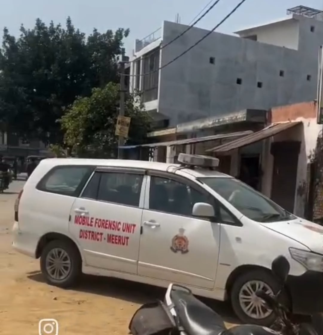 Meerut News: खरखौदा में दो दुकानों के ताले तोड़कर लाखों की चोरी