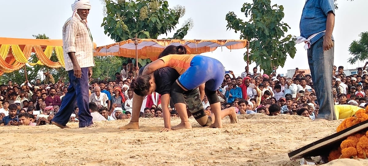 Prayagraj News: काली घाटी तूफानी ने जीता मलाक बलऊ दंगल का खिताब