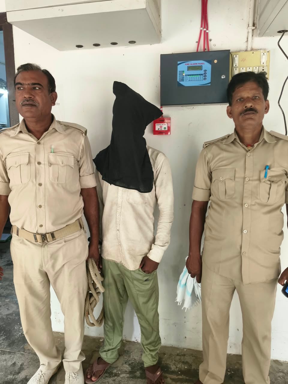 बिहार: पत्नी की हत्या कर शव जलाने का आरोपी पति 13 माह बाद गिरफ्तार, सास-ससुर पहले ही जा चुके हैं जेल