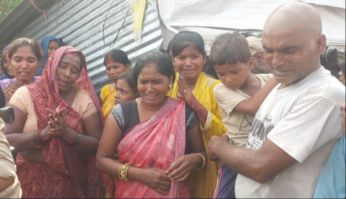 Gonda News: पतवार टूटने से बाढ़ के पानी में गिरा बालक, डूबने से मौत