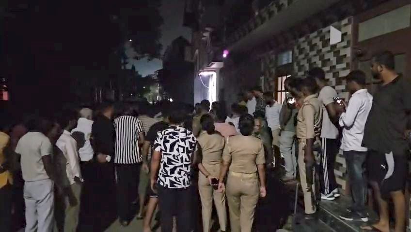 Shahjahanpur News: पिता के पास रह रही 18 माह की बच्ची की मौत, मां ने ससुराल पहुंचकर किया हंगामा