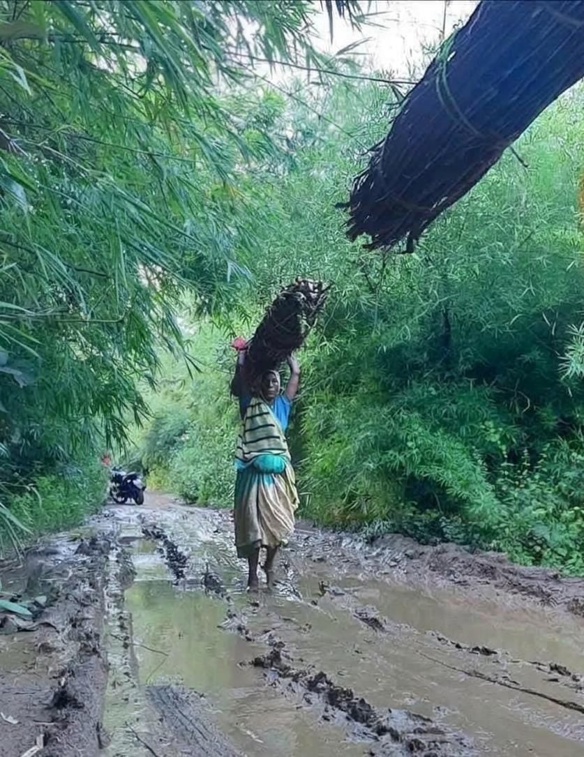Chitrakoot News: आनंदी माता मंदिर तक पांच किमी मार्ग पथरीला