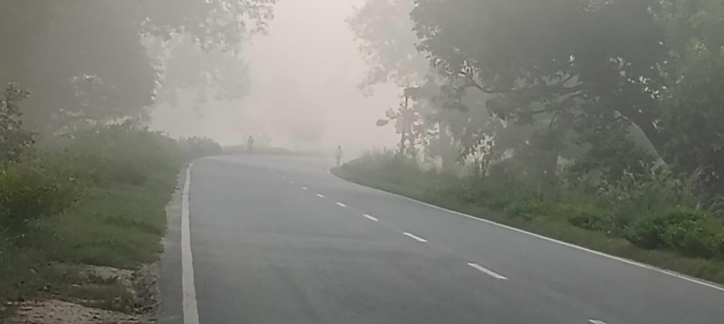 बहराइच में सुबह के समय छाया रहा कोहरा ।