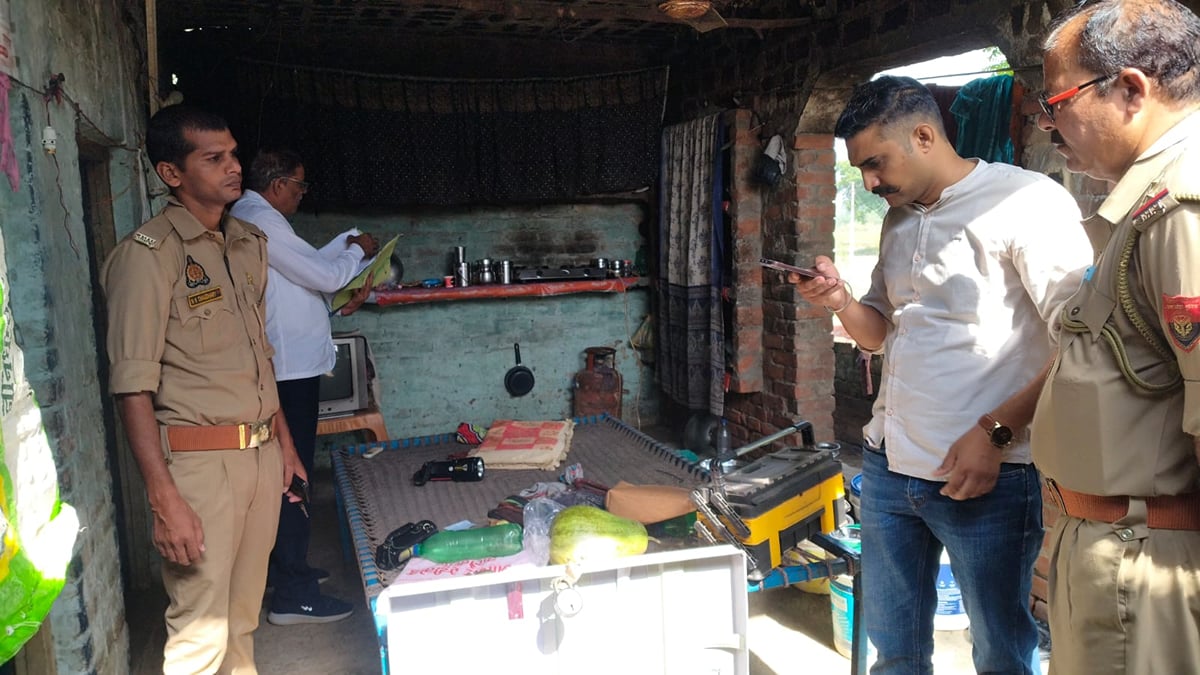 Farrukhabad News: चोरों ने दो घरों को बनाया निशाना, 10 लाख के जेवर व नकदी चुराई