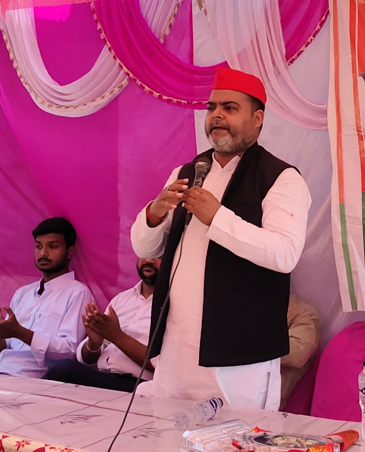 Hardoi News: पीडीए जन संवाद के जरिये मतदाताओं की नब्ज टटोल रही सपा