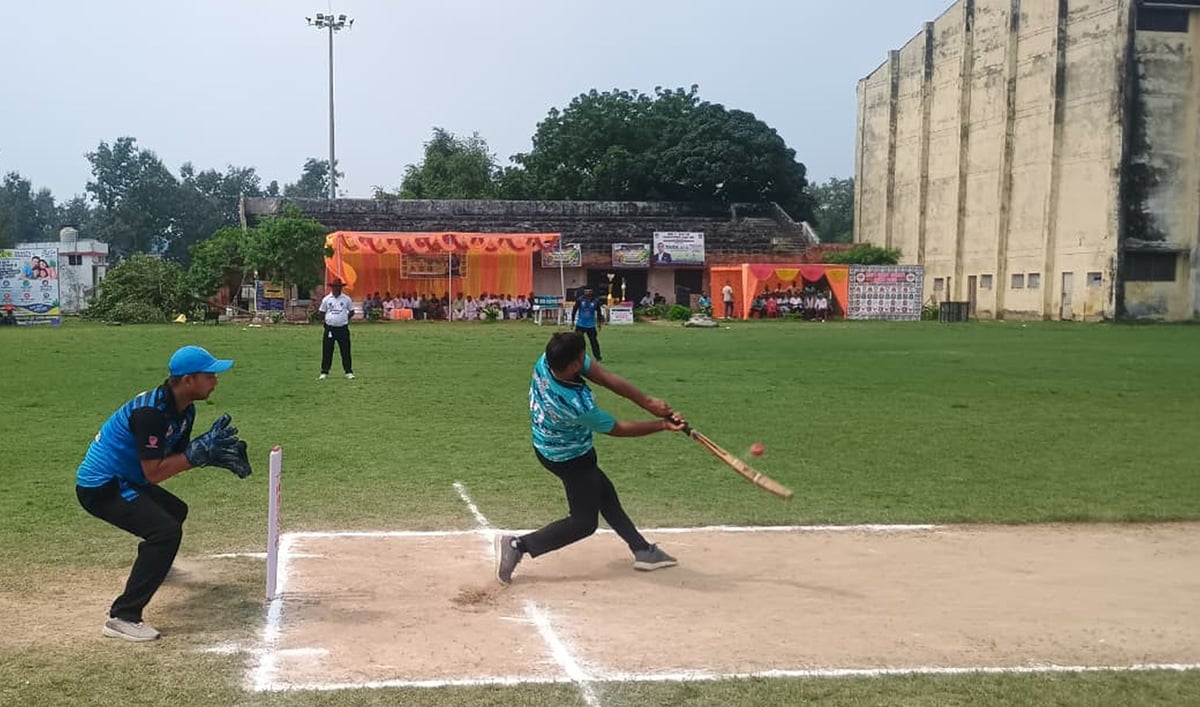 Balrampur News: टीपीएल में गैसड़ी और पचपेड़वा के बीच होगा खिताबी मुकाबला