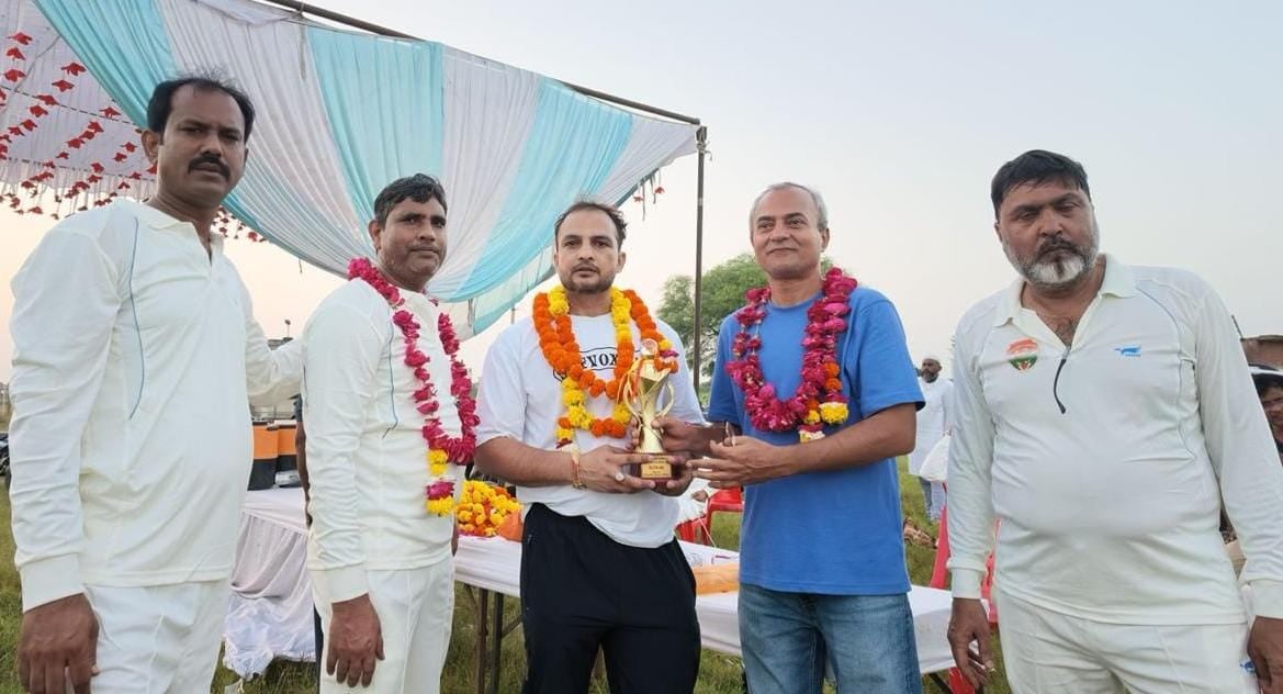 Hamirpur News: निजामी स्पोर्ट्स ने अहद क्रिकेट एकेडमी को 24 रन से हराया
