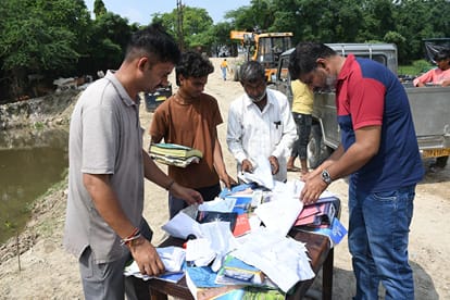 Lucknow: The Gomti river overflowed into homes, parks, and stadiums, flooding Hanuman Dham and Food Valley; ph