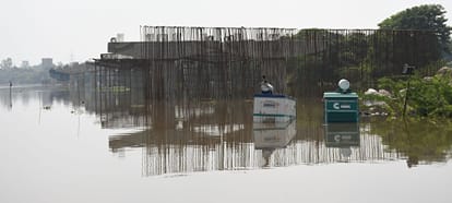 Lucknow: The Gomti river overflowed into homes, parks, and stadiums, flooding Hanuman Dham and Food Valley; ph