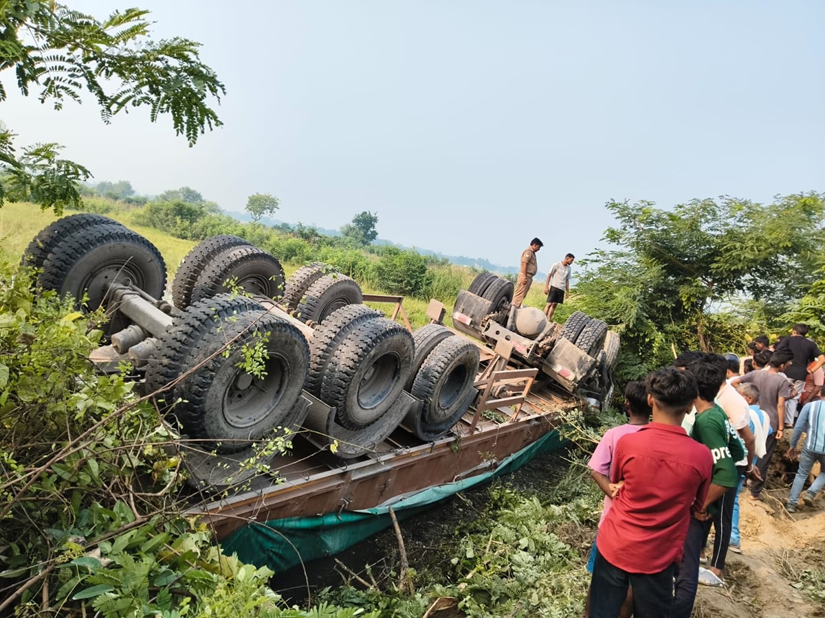 Mau News: करोड़ों का टैक्स, बदले में बदहाली का पैकेज
