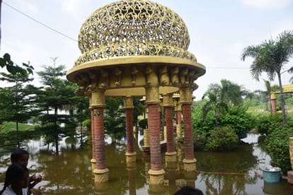 Lucknow: The Gomti river overflowed into homes, parks, and stadiums, flooding Hanuman Dham and Food Valley; ph