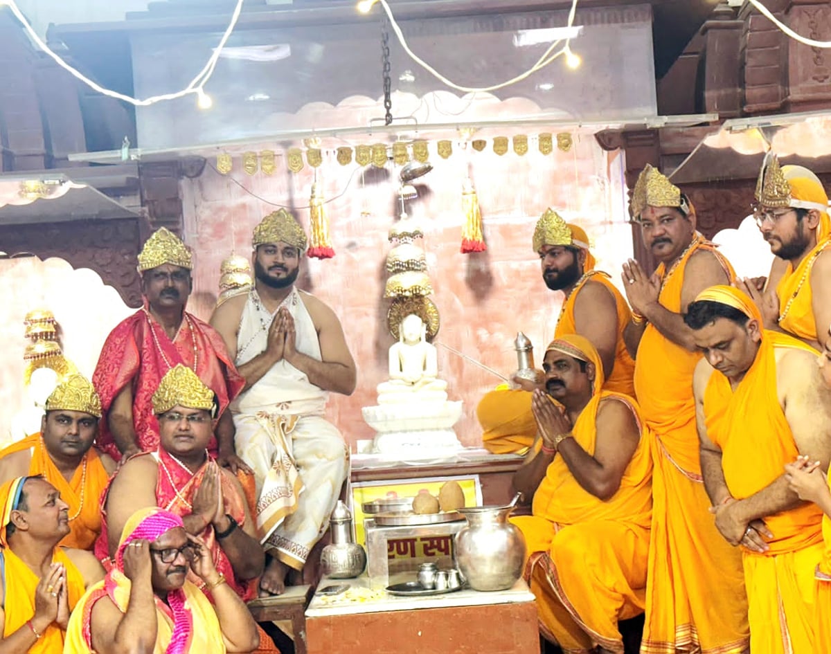 Meerut News: 125 इंद्रों ने किया भगवान चंद्रप्रभ का अभिषेक