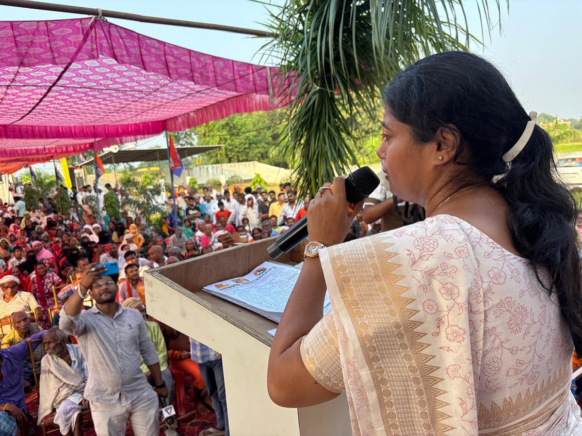 भाजपा सरकार में लोकतंत्र का  गला घोटा जा रहा : पल्लवी
