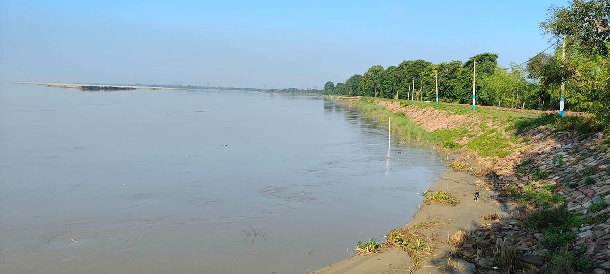 Basti News: कुआनो में उफान...तेजी से घट रही सरयू, कटान का खतरा बढ़ा