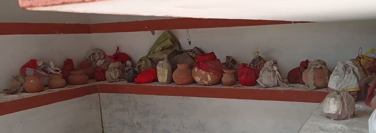 Shahjahanpur News: आज भी अस्थि कलशों को अपनों का इंतजार