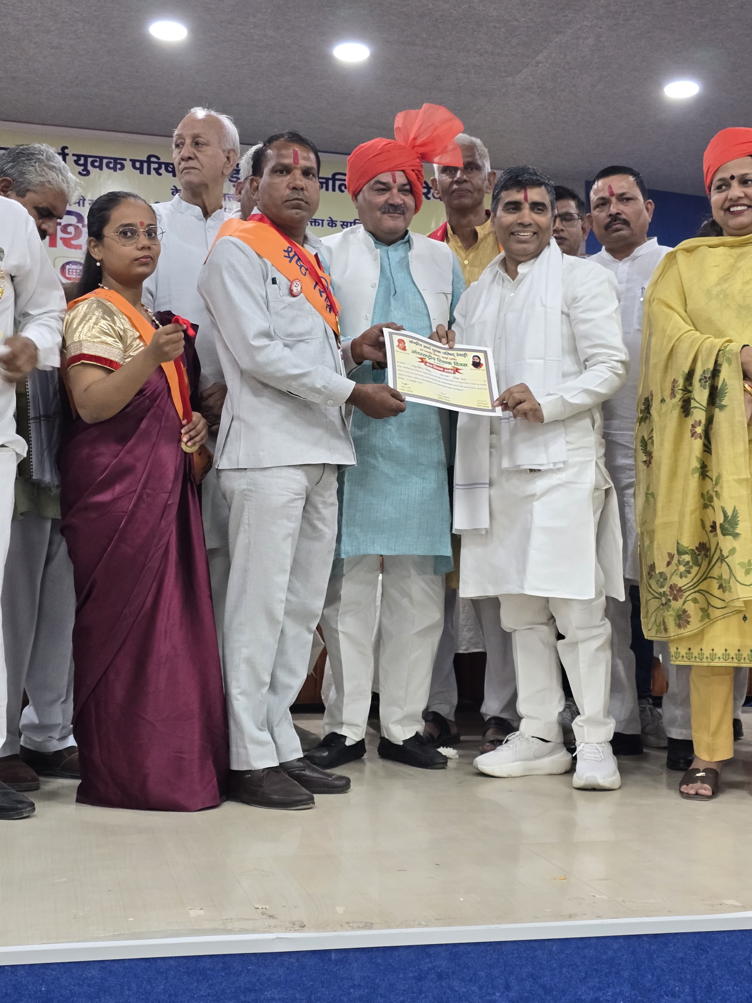 खरखड़ा के मास्टर महाबीर सिंह को मिला श्रेष्ठ शिक्षक सम्मान