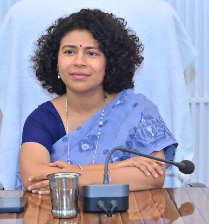 मंडलायुक्त दुर्गा शक्ति नागपाल 