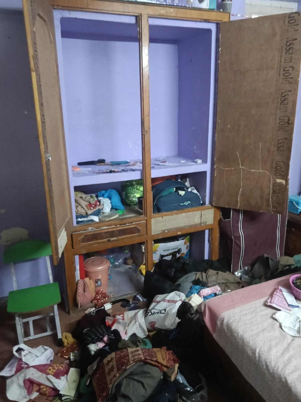 They broke the lock and ransacked the room, but the thieves got their hands on a mere 600 rupees.