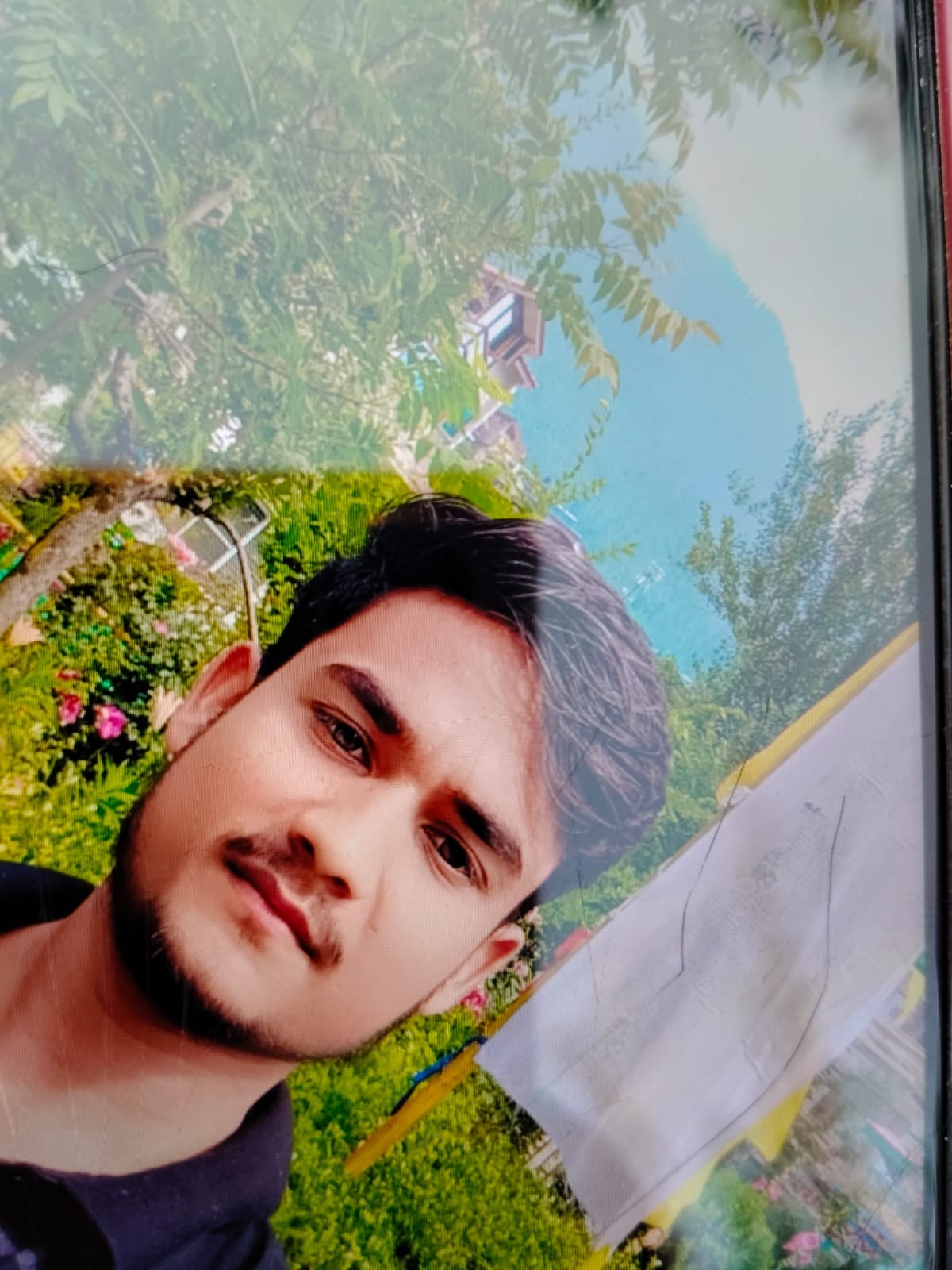 मृतक अनुराग की फाइल फोटो,