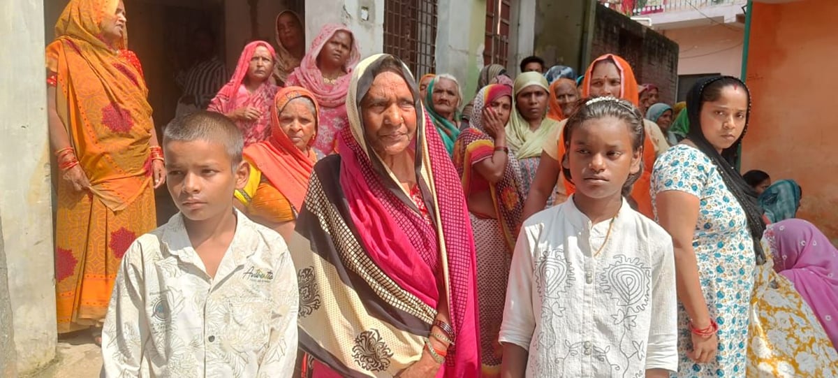 चाचा की हत्या का मामला : भांजे ने दर्ज कराई मामा की हत्या की रिपोर्ट, आरोपी की खीरी में तलाश