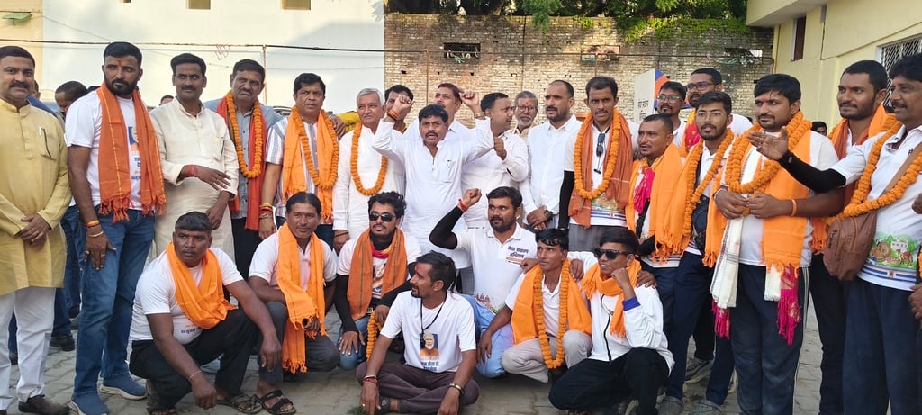Sonebhadra News: ओबरा पहुंची भाजपा की सेवा संकल्प यात्रा, राज्य मंत्री ने किया स्वागत