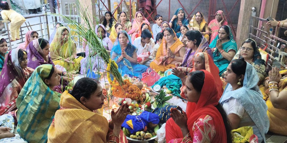 Sonebhadra News: जिउतिया पर निर्जला व्रत, संतान की लंबी उम्र की कामना
