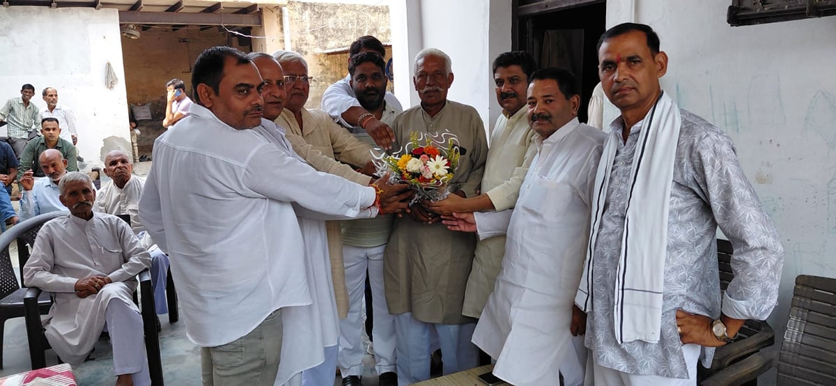 Meerut News: किसान चौपाल में सेवानिवृत्त वरिष्ठजनों का हुआ सम्मान
