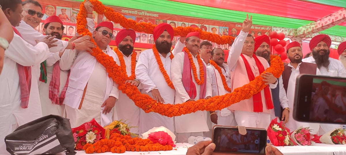 Pilibhit News: पीडीए जन पंचायत में सपा नेताओं ने भाजपा सरकार पर साधा निशाना