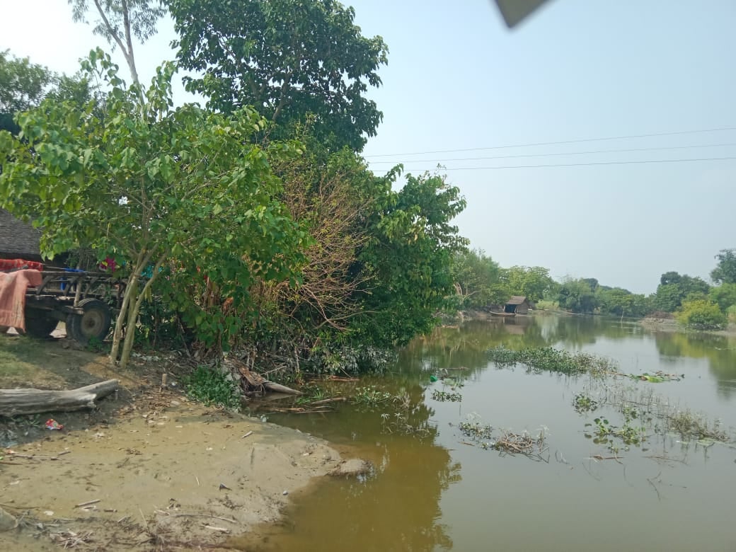 Lakhimpur Kheri News: बाढ़ के बाद गांवों में मच्छरों का हमला