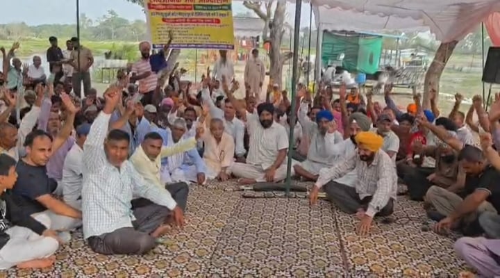 Lakhimpur Kheri News: सुहेली की गाद बनी मुसीबत, किसानों ने खोला मोर्चा