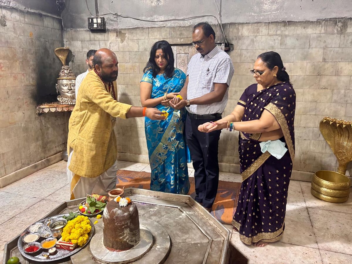 Agra News: भजनों पर झूमे श्रद्धालु, गूंजे जयश्री कृष्णा और राधे-राधे के जयकारे