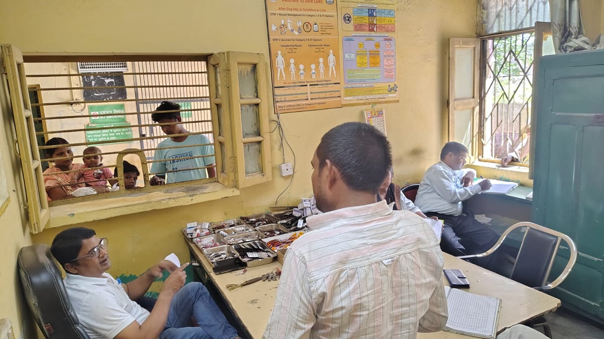 Kasganj News: पटरी पर लौटीं सिढ़पुरा पीएचसी की स्वास्थ्य सेवाएं