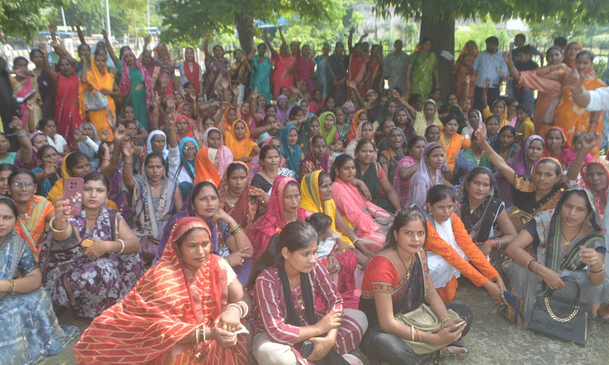 Hardoi News: समूह सखियों ने 20 हजार मानदेय करने की मांग की