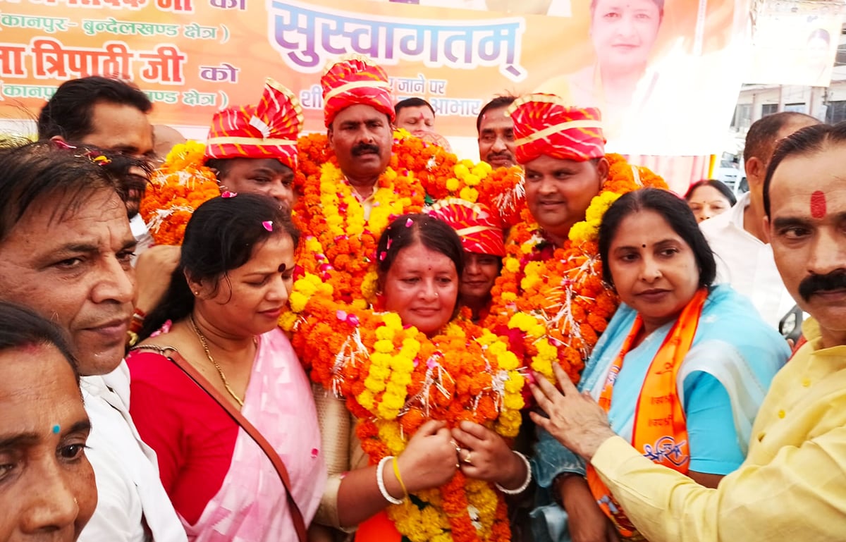 Fatehpur News: स्वागत जुलूस से शहर की रफ्तार थमी, चौक-चौराहों पर जाम में फंसे लोग