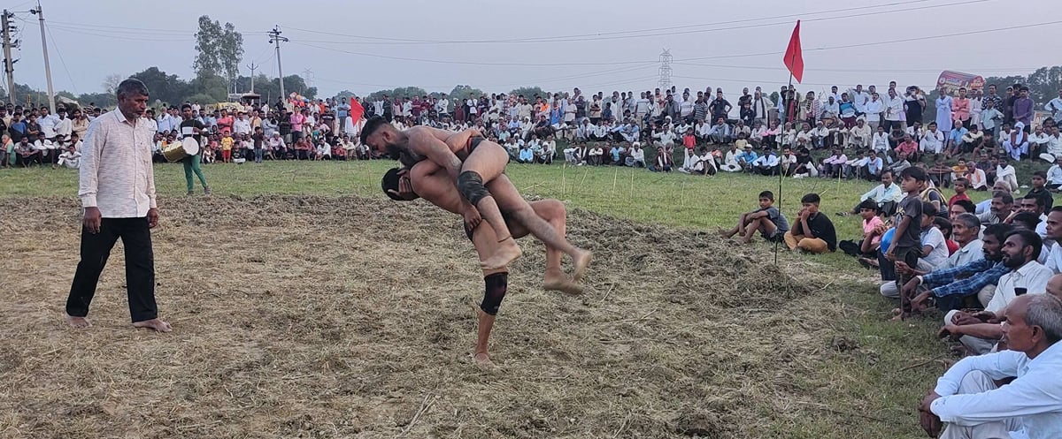 Fatehpur News: रोमांचक मुकाबलों में अंकुर पहलवान ने मारी बाजी