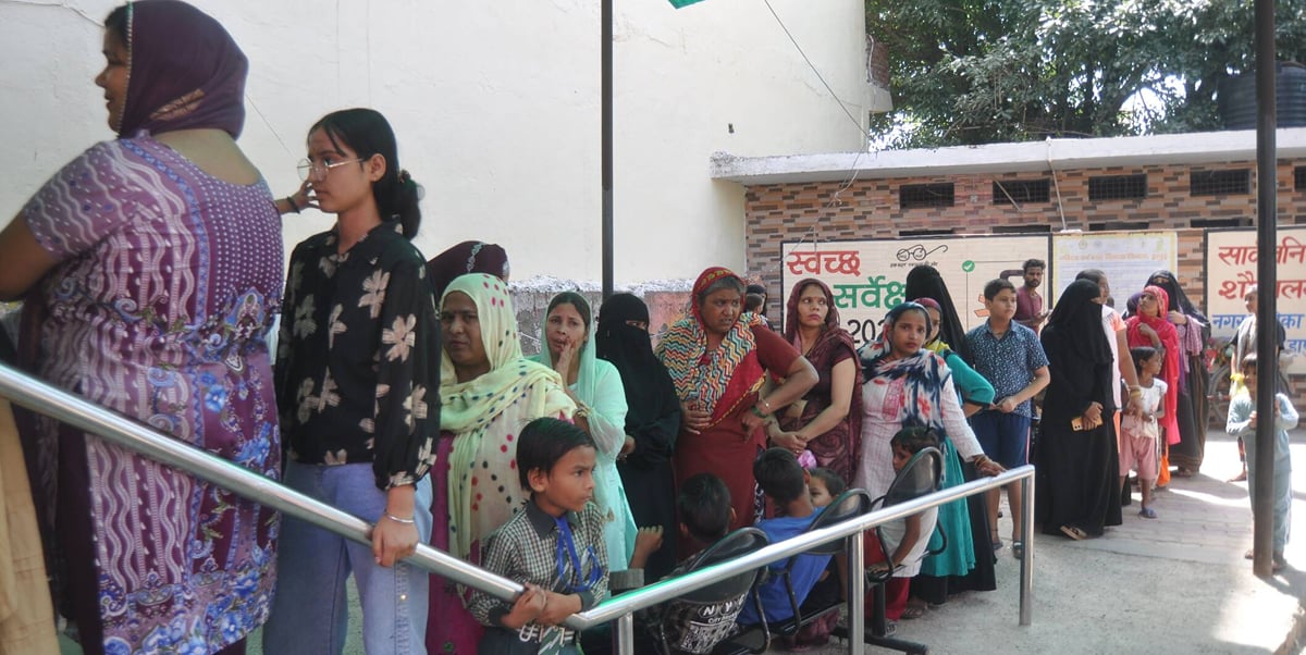 Hapur News: जिले में फिर बुखार का कहर, डेढ़ गुना बढ़े मरीज